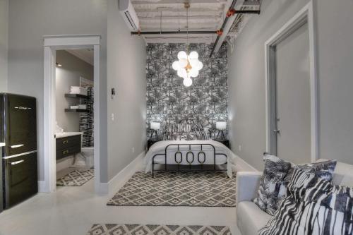 One-Bedroom Apartment image 9