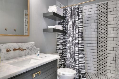 One-Bedroom Apartment image 8