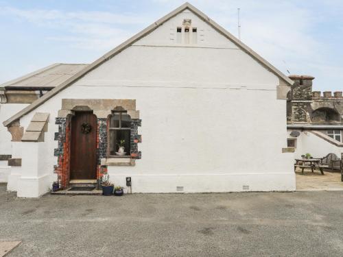 West Lighthouse Keeper's Cottage - main image