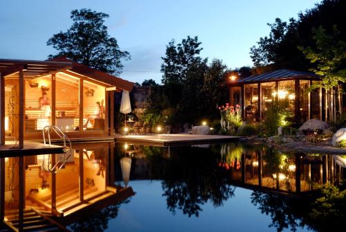 Gyógyfürdő, Wellnessgarten-Hotel in Waging Am See