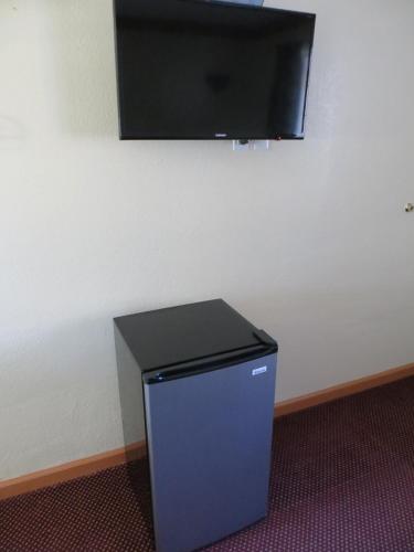 Travel Inn Stop at Travel Inn to discover the wonders of Marina Del Rey (CA). Featuring a complete list of amenities, guests will find their stay at the property a comfortable one. Take advantage of the hotels