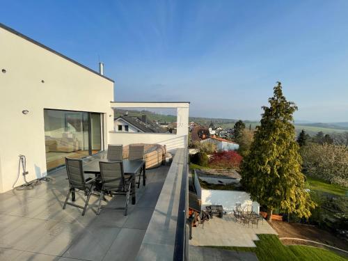 ระเบียง/ชานเรือน, Penthouse mit Ausblick in บัด ชวาลบัค