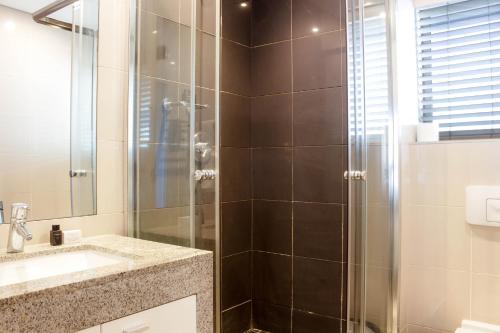 Studio Apartment - fully furnished and equipped - image 4