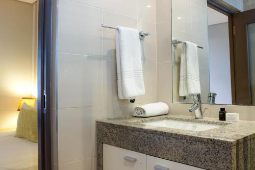 Studio Apartment - fully furnished and equipped - image 5