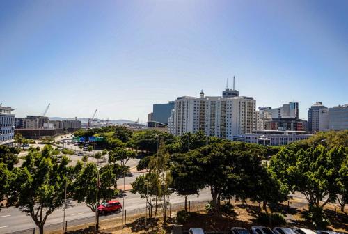 Studio Apartment - fully furnished and equipped - image 9