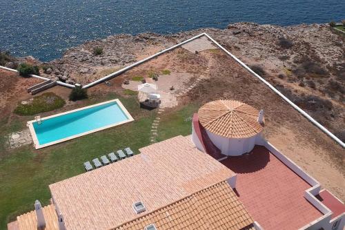 Casa grande con piscina, vistas y acceso privado al mar. gîte à louer ses Truqueries