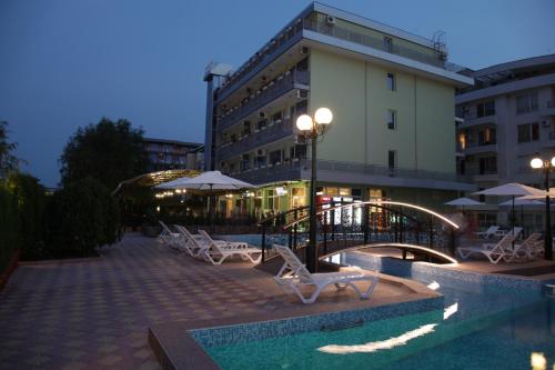 수영장, Hotel Zaara in 네세바르 시티 센터