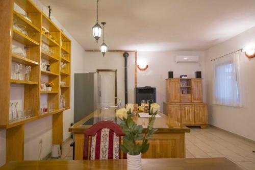 Villa Perla villa in Imotski, heated pool, sauna, gym
