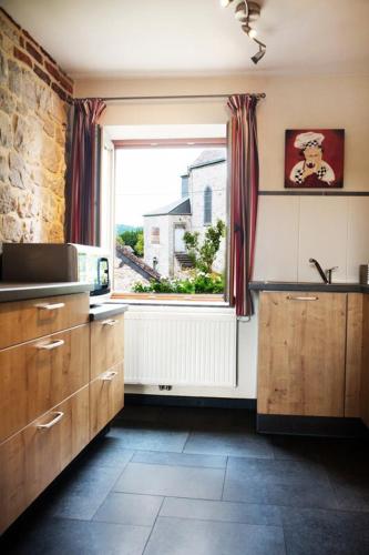 廚房, L'ancienne grange in 昂內