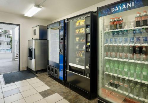 Motel 6 Camarillo, CA - 숙소 외관