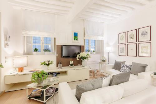 Orchidea Bianca, a 2 Bedrooms 2 Bathrooms Understated Luxury with a Welcoming Ambience - Apartment - Lucca