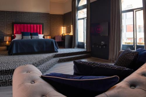 336912431 62 Castle Street Hotel