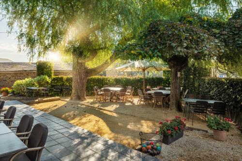 Hotel Aux Ecuries De La Reine - image 2