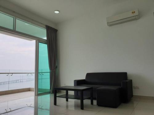 Direct QBM & IKEA *Highfloor Sunrise Seaview Condo in Batu Maung