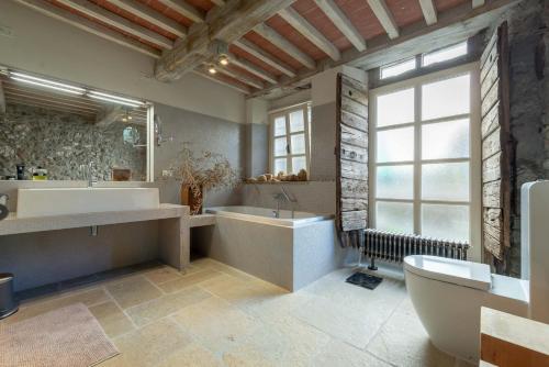 Palazzo Giusti, Understated Luxury with a Welcoming Ambience on the Hills of Lucca