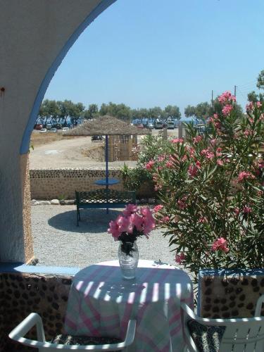 DARZENTA ATHINA APARTMENTS Perivolos in باريسا