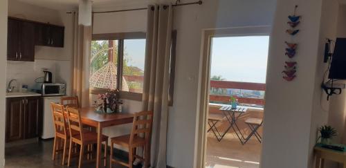 Balcony/terrace, Zug Yonim in Livnim