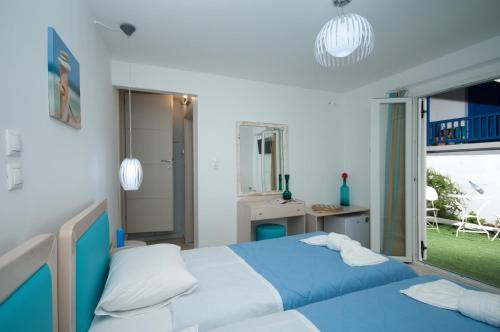 Mykonos Marina - image 9
