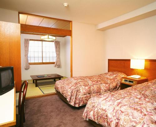 Room with Tatami Area - Annex