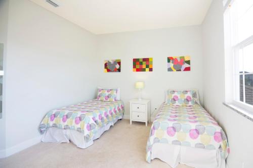 Serenity Resort 3 Bedroom Vacation Townhome with Pool 2008 in Clermont, USA