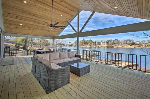 Waterfront Getaway with Dock on Lake Hamilton! in Lake Hamilton, USA
