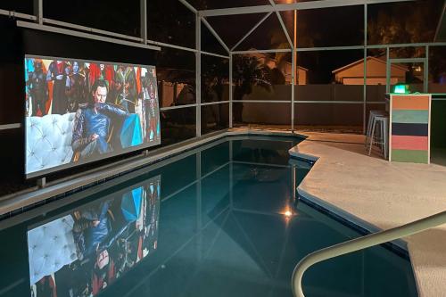 Villa with Home Theater, Bar and Poolside Cinema! in Orlando, USA
