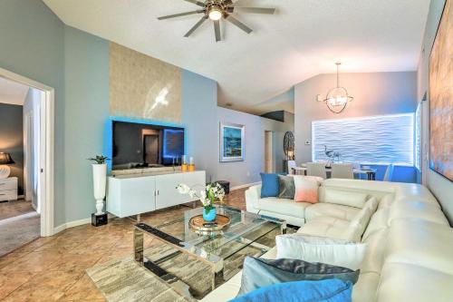 Villa with Home Theater, Bar and Poolside Cinema! in Orlando, USA
