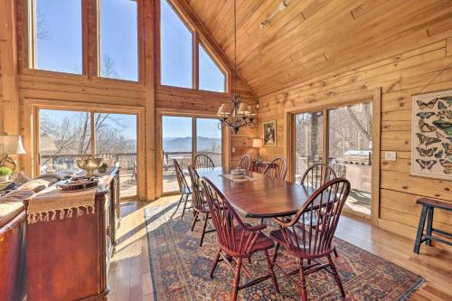 Luxe Cataloochee Cabin with Epic Mountain Views! in Waynesville, USA