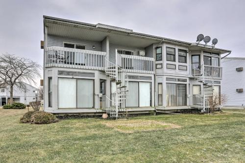 Condo with Balcony, Dock and Access to Lake Erie in Sand Beach, USA