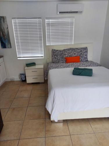 Singer Island Inn Studio/ Walk to the Beach in West Palm Beach, USA
