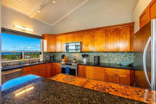Wailea Ekolu One Bedrooms by Coldwell Banker Island Vacations - image 6