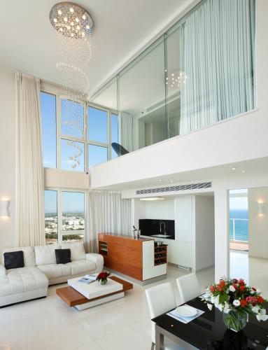Island Suites Hotel in Netanya