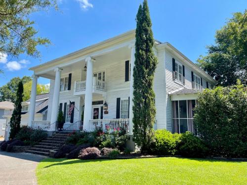 Bama Bed and Breakfast - Magnolia Family Suite photo 4