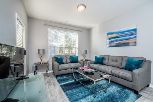 Luxury PET FRIENDLY Condo, Near Clubhouse & Pool thumb 2