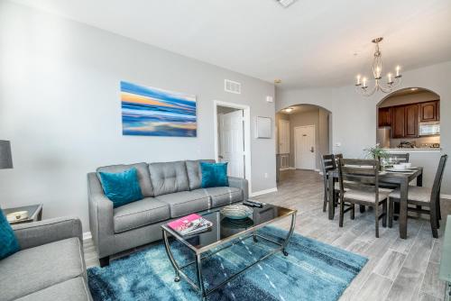 Luxury PET FRIENDLY Condo, Near Clubhouse & Pool thumb 4