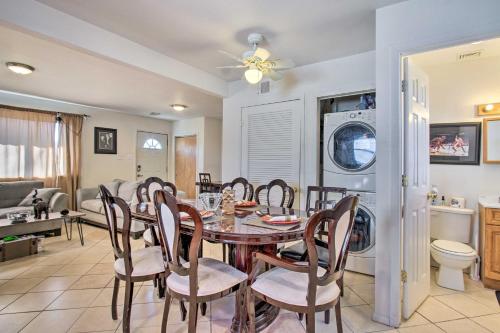 House with Pellet Smoker and Grill, 1 Mi to Lake! in เบลล์มาร์ (NJ)