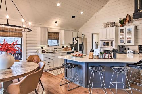 Enchanting Forested Cabin with Fire Pit and Grill in Sulphur Springs, USA