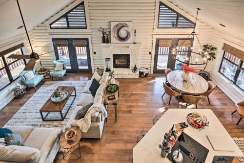 Enchanting Forested Cabin with Fire Pit and Grill in Sulphur Springs, USA