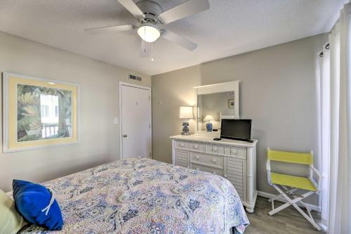 Emerald Isle Condo with Indoor Pool and Beach Access!