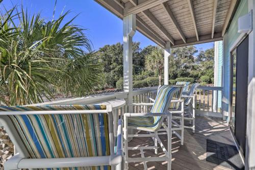 Emerald Isle Condo with Indoor Pool and Beach Access!