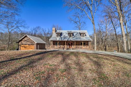 Riverfront Heber Springs Home Spacious Deck!