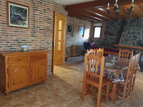 Létesítmények, Los Guijos in Hoyos del Espino