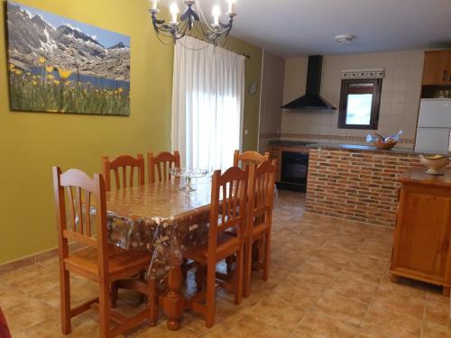 Létesítmények, Los Guijos in Hoyos del Espino