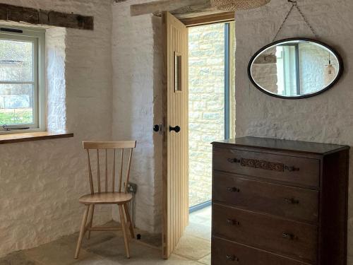 High Cogges Farm Holiday Cottages - The Granary