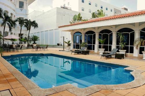 Swimming pool, Quinta Eden Villahermosa in Multiochenta