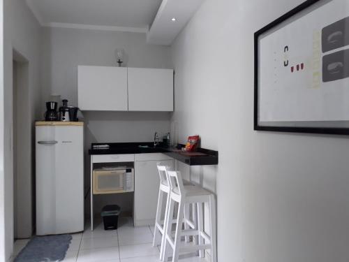 KITNET 01 com ar cond, à 3 min da praia (KITNET 01 com ar cond, a 3 min da praia) in Praia do Pereque-Acu