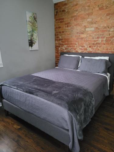 Modern style and comfort near UC in Cincinnati, USA