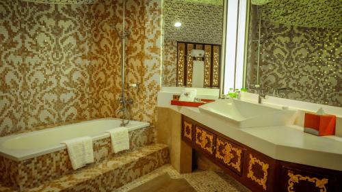 room detail thumbnail 2