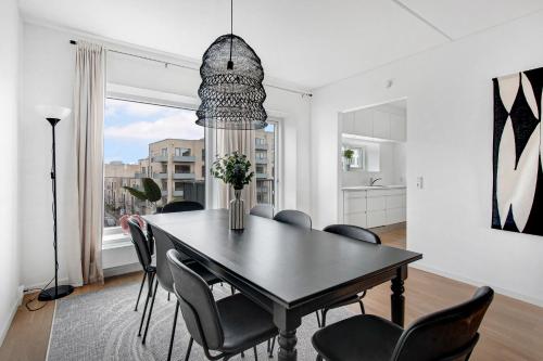 Three-bedroom Apartment with a Balcony in Copenhagen Ørestad near metro station - image 3