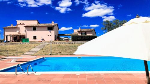 Villa Vallocchia - sleeps 18. Exclusive pool/grounds. Spoleto 10 mins. Rome 1 hr gîte à louer Ceselli